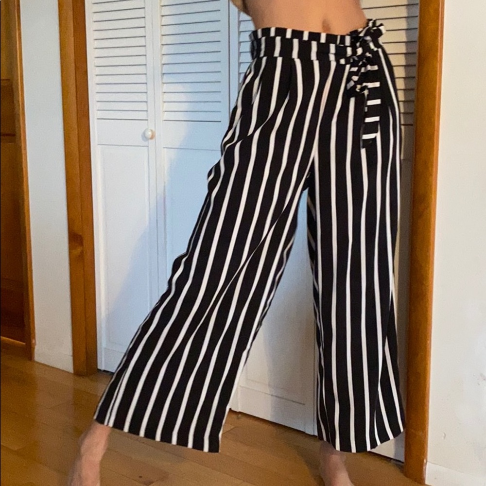 Stretch Waist Wide Leg Capri